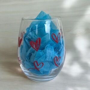 Glass heart wine glass